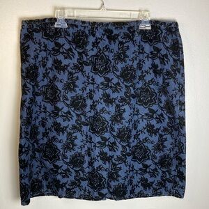 Bill Blass Woman’s Jeans Elegant Blue and Black Floral Pencil Skirt Sz 18W